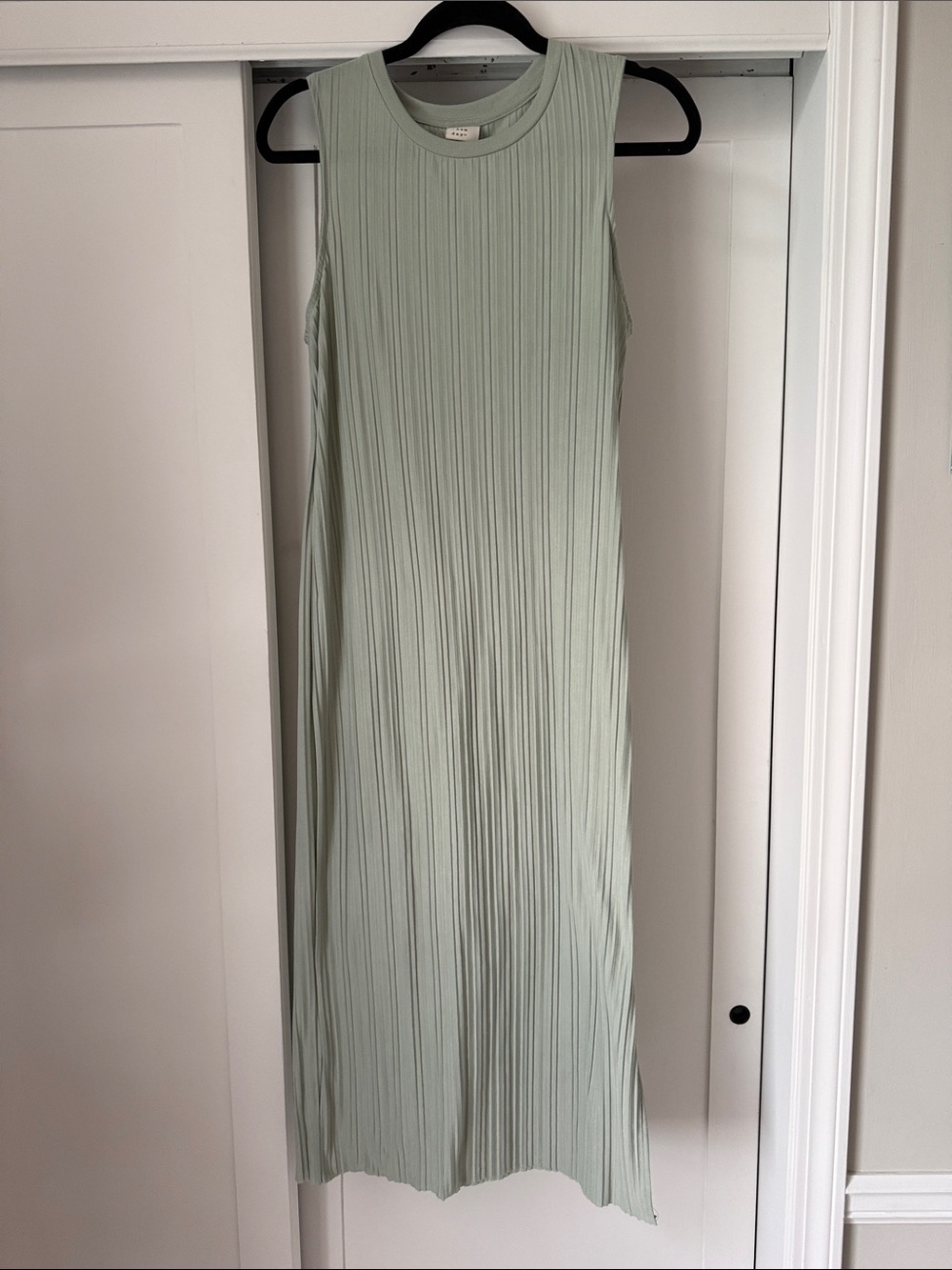 Sage Green Sleeveless Pleated Maxi Dress